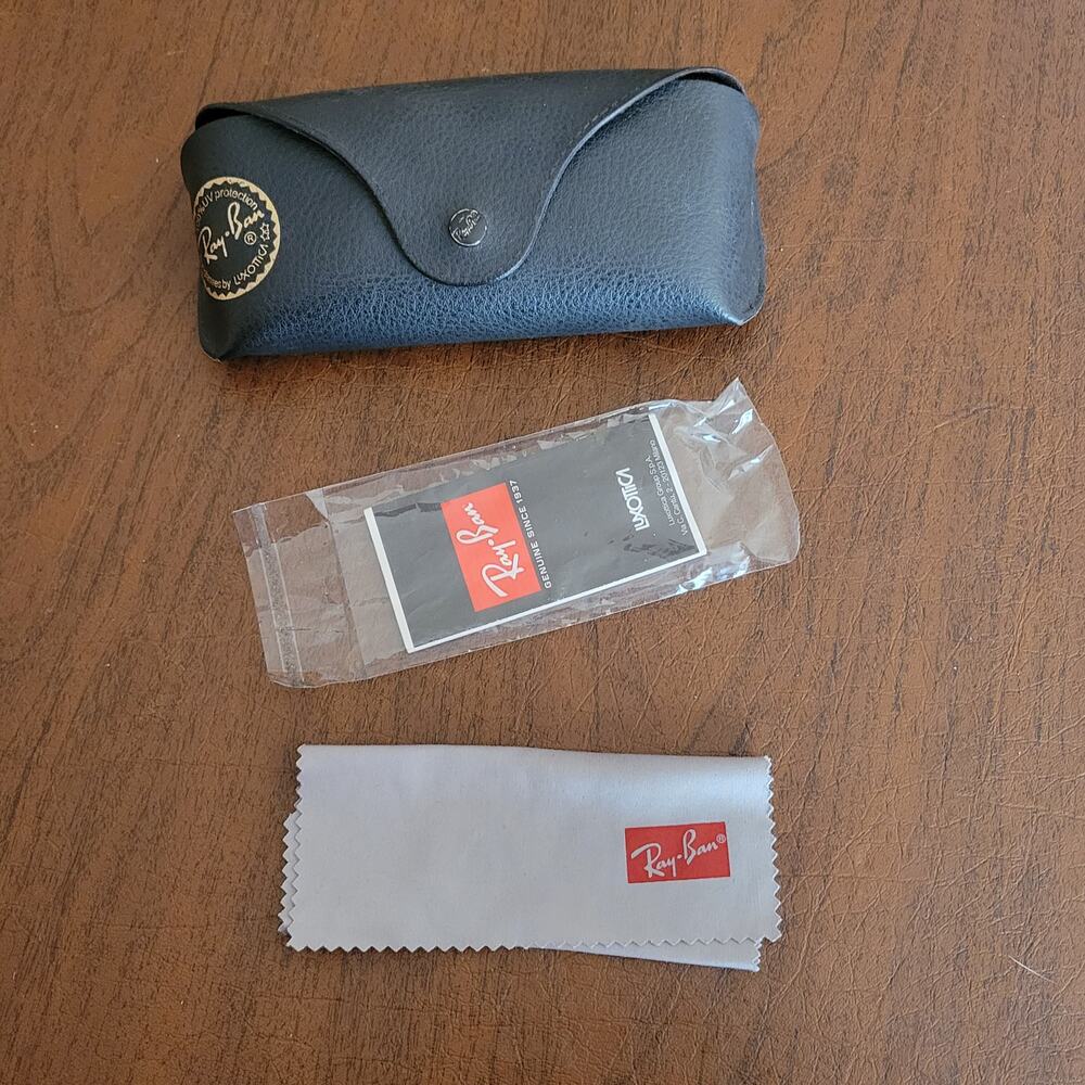 Ray-Ban Sunglasses Eyeglasses Faux Leather  Case with cleaner cloth 517